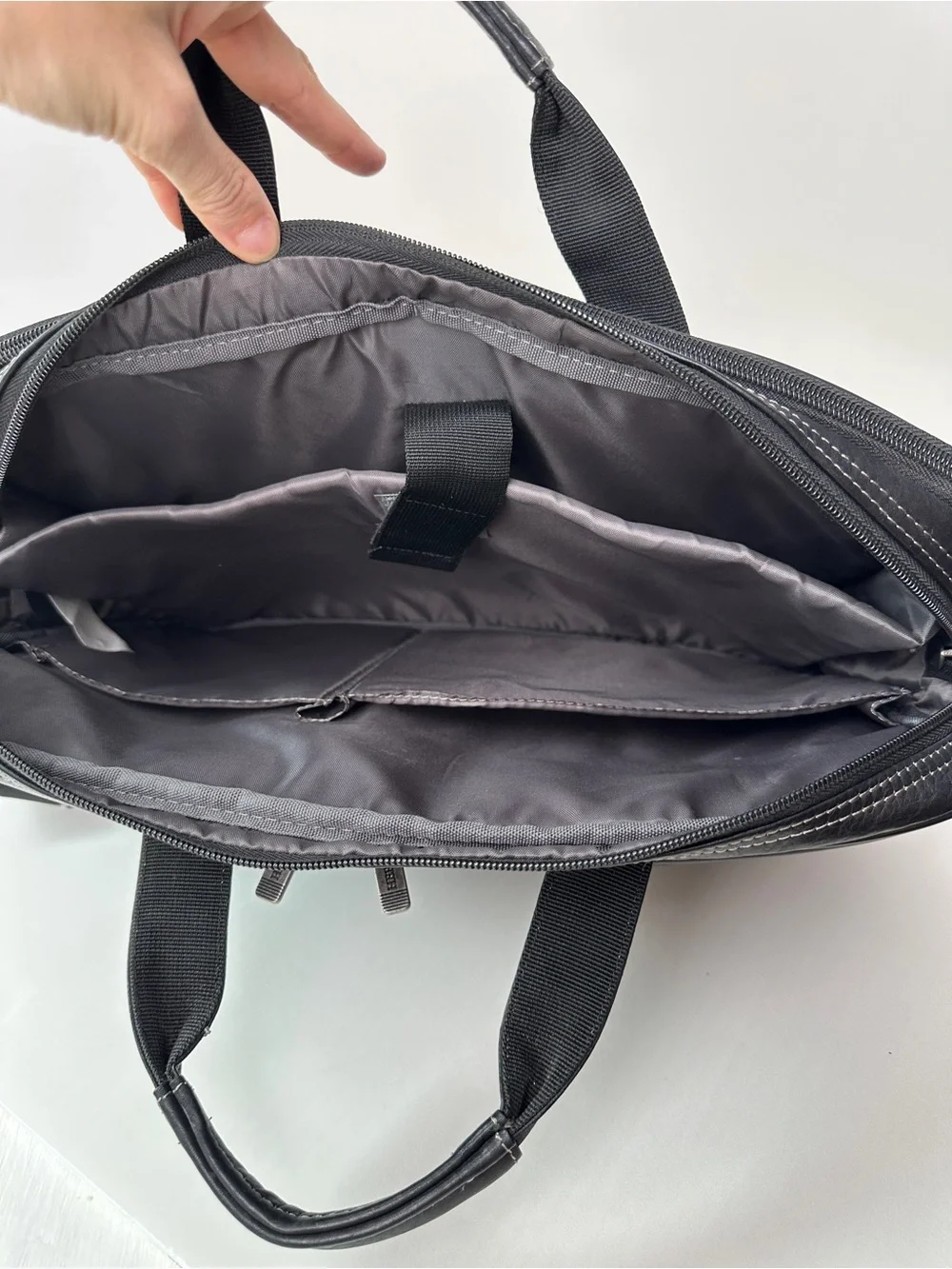 Kenneth Cole Classic Genuine Leather Briefcase Laptop Messenger Bag Black